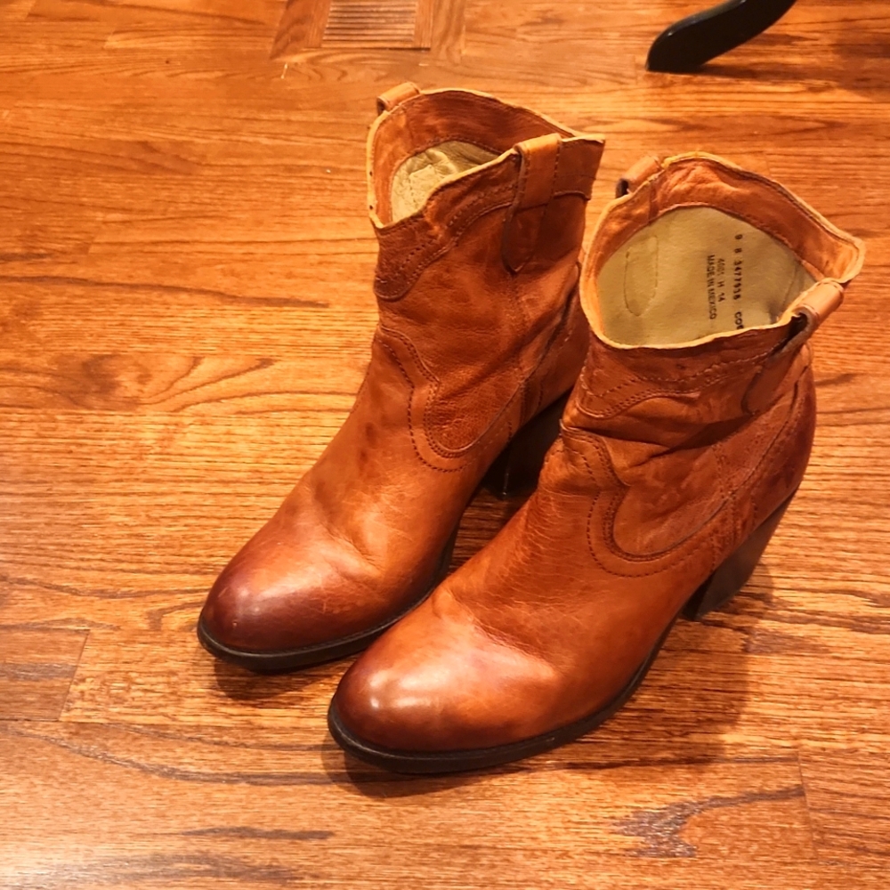 Frye Cognac Brown Short Boots Size 9